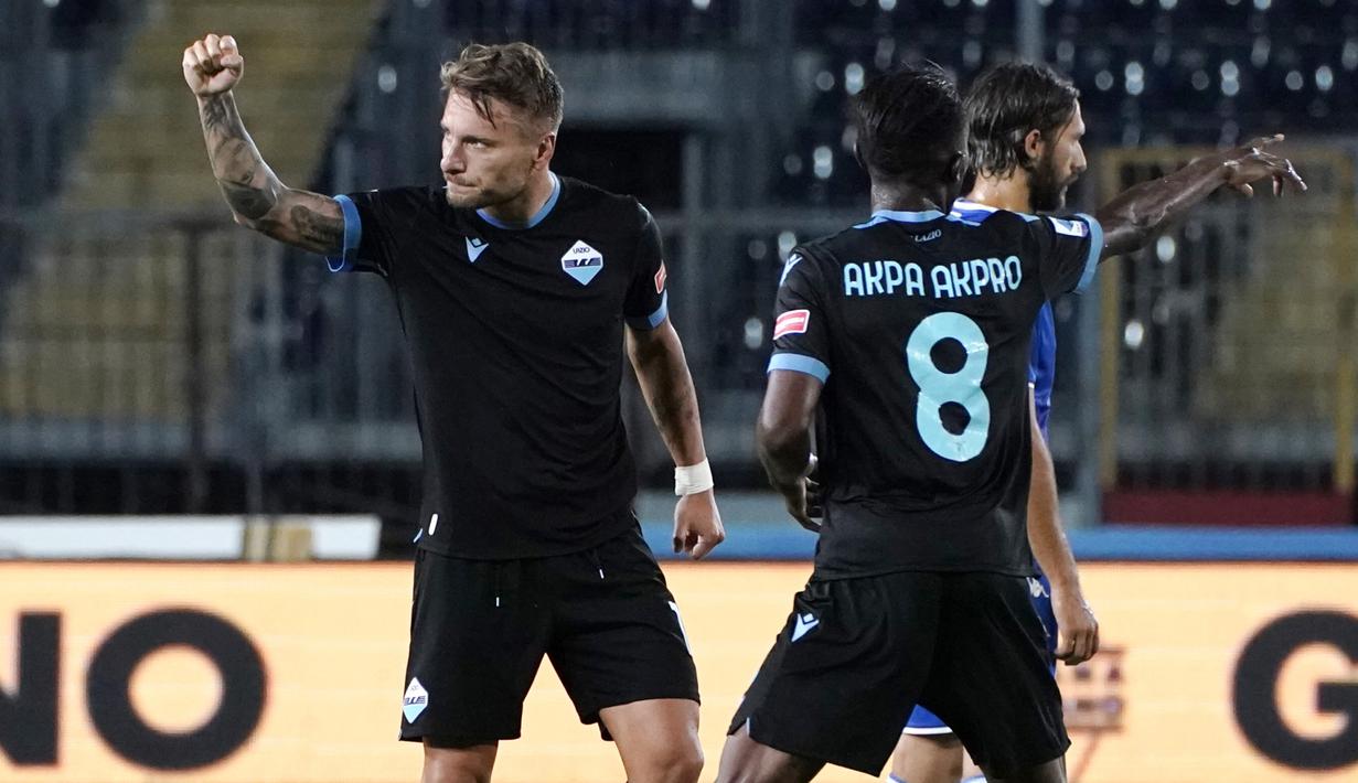 Tim Elang Ibu Kota, Lazio bangkit usai tertinggal 0-1 atas tuan rumah sekaligus tim promosi Empoli dalam laga pembuka Liga Italia 2021/2022 di Carlo Castellani Stadium, Sabtu (21/8/2021). Lazio melakukan comeback dan memukul balik Empoli 3-1 di laga tersebut. (Foto: LaPresse via AP/Marco Bucco)