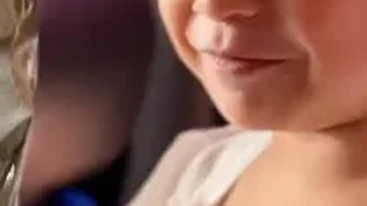 Sikap Manis Ayah Perlakukan Anak Perempuannya Bak Putri Raja, Beri Buket Bunga Spesial Tanda Cinta 'Makasih Ayah' Bikin Iri