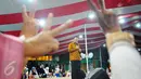 Cagub DKI Jakarta Basuki Tjahaja Purnama alias Ahok menyampaikan sambutan saat menghadiri Istighosah Kebangsaan warga Nahdliyin di Jakarta, Minggu (5/2). Acara ini diselenggarakan oleh Nahdlatul Ulama (NU) bersama dengan PPP. (Liputan6.com/Angga Yuniar)