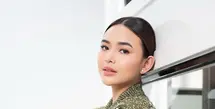Amanda Manopo tampil glamor saat hadiri sebuah acara di kampus dengan gaya khas Gucci Girl [@styledbyrevashion]