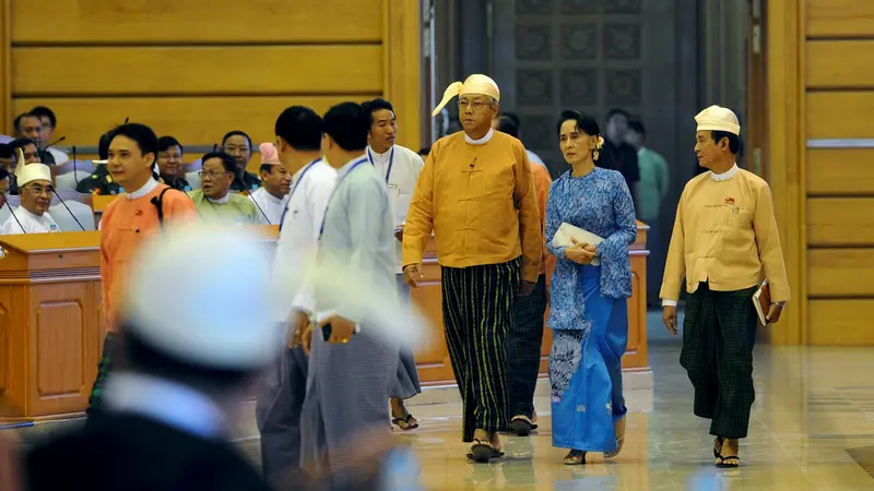 20160330-Htin Kyaw Dilantik Sebagai Presiden Sipil Pertama Myanmar-Myanmar