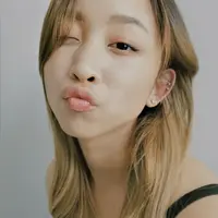 Sudah cukup lama Secret Number rehat sejak comeback terakhir mereka. Namun Dita Karang Cs tetap menjaga interaksi dengan fans. (Instagram @_dita.secretnumber)