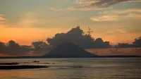Gunung Manado Tua, lokasinya tak jauh dari Taman Nasional Bunaken. (Dok: Instagram @nicholassaputra https://www.instagram.com/p/ux4HwIBq7f/?igsh=Yjl0aHdxODVkeG53)