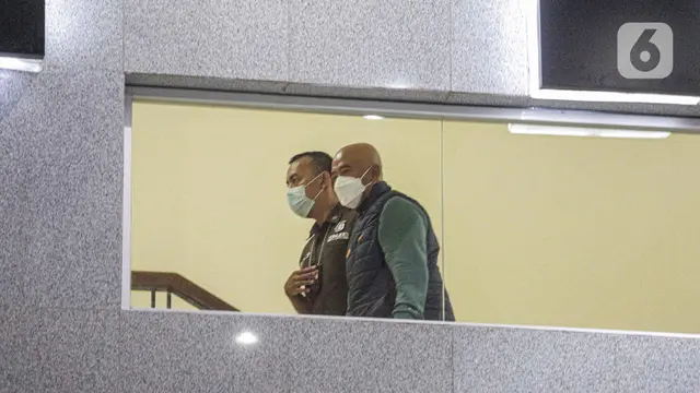 Kena OTT, Wali Kota Bekasi Rahmat Effendi Dibawa ke Gedung KPK