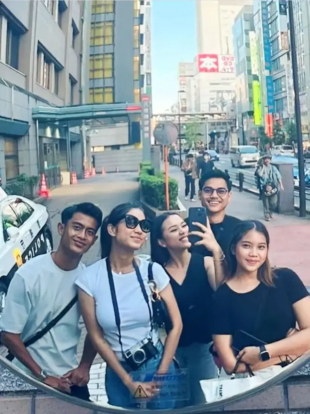 Aktivitas Azizah Salsha di Jepang