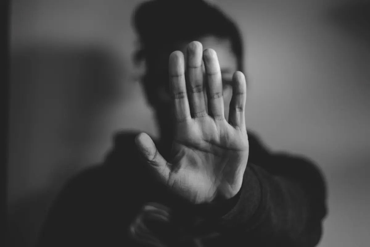 Ilustrasi mencegah perdagangan orang/Unsplash Nadine