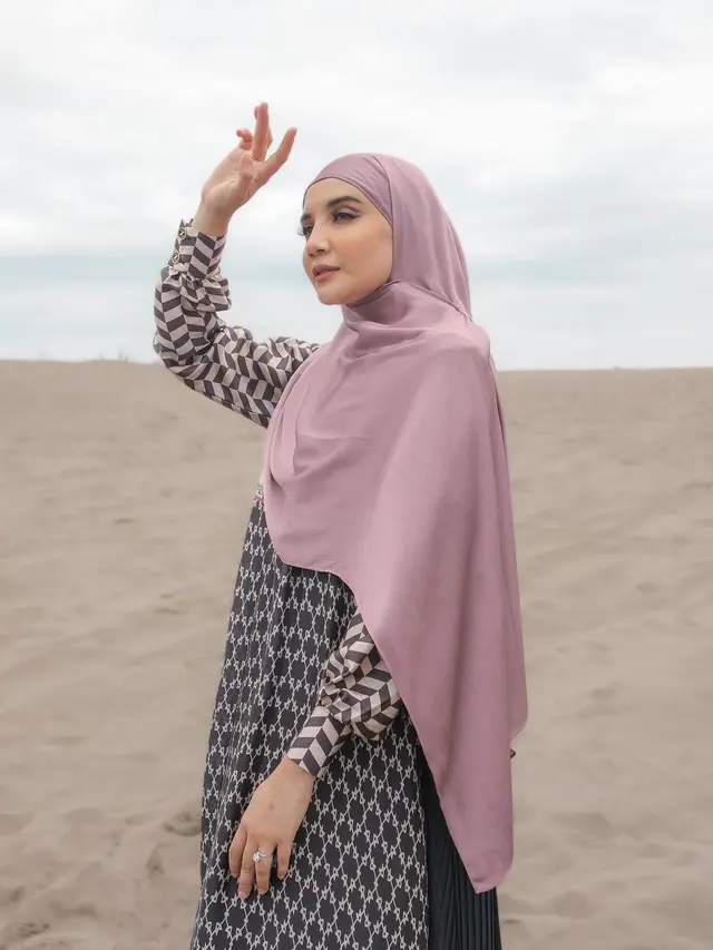 8 Tren Model Hijab untuk Lebaran 2023 dari Ayana Moon hingga Cut Syifa