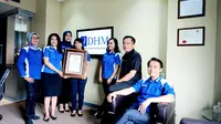 CEO PT Dafam Hotel Management Andhy Irawan meraih penghargaan Special Award Best CEO Indonesia 2021 (Istimewa).
