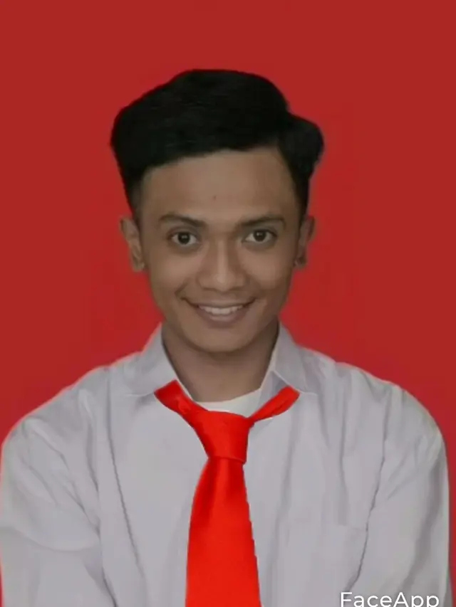 Pria Ini Minta Fotonya Diedit Ditambahin Dasi, 7 Hasilnya Kocak