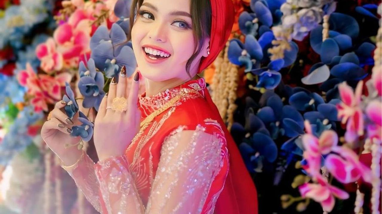 Gaya Outfit Pilihan Putri Nampak Mewah