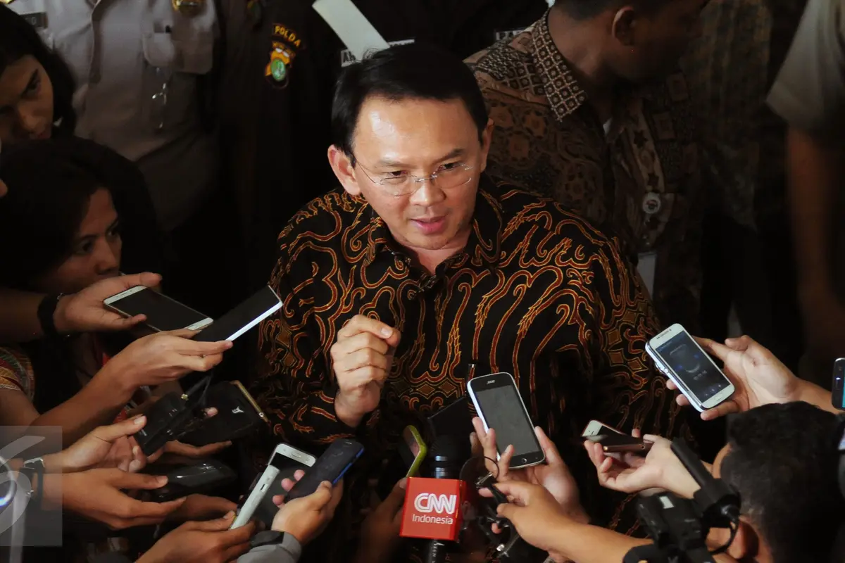 20160831-Ahok Bacakan Revisi Permohonan Uji Materi Pasal 70 ayat 3 UU Pilkada-Jakarta