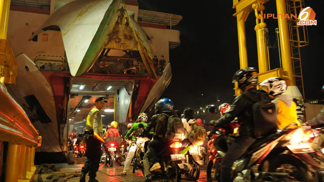 7foto-mudik-merak-130806a.jpg
