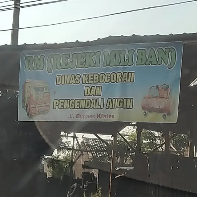 Spanduk Kocak