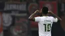 Striker Kalteng Putra, Patrich Wanggai, merayakan gol ke gawang Persija Jakarta pada laga perempat final Piala Presiden 2019 di Stadion Patriot, Bekasi, Kamis (28/3). Persija kalah adu penalti dari Kalteng. (Bola.com/Yoppy Renato)