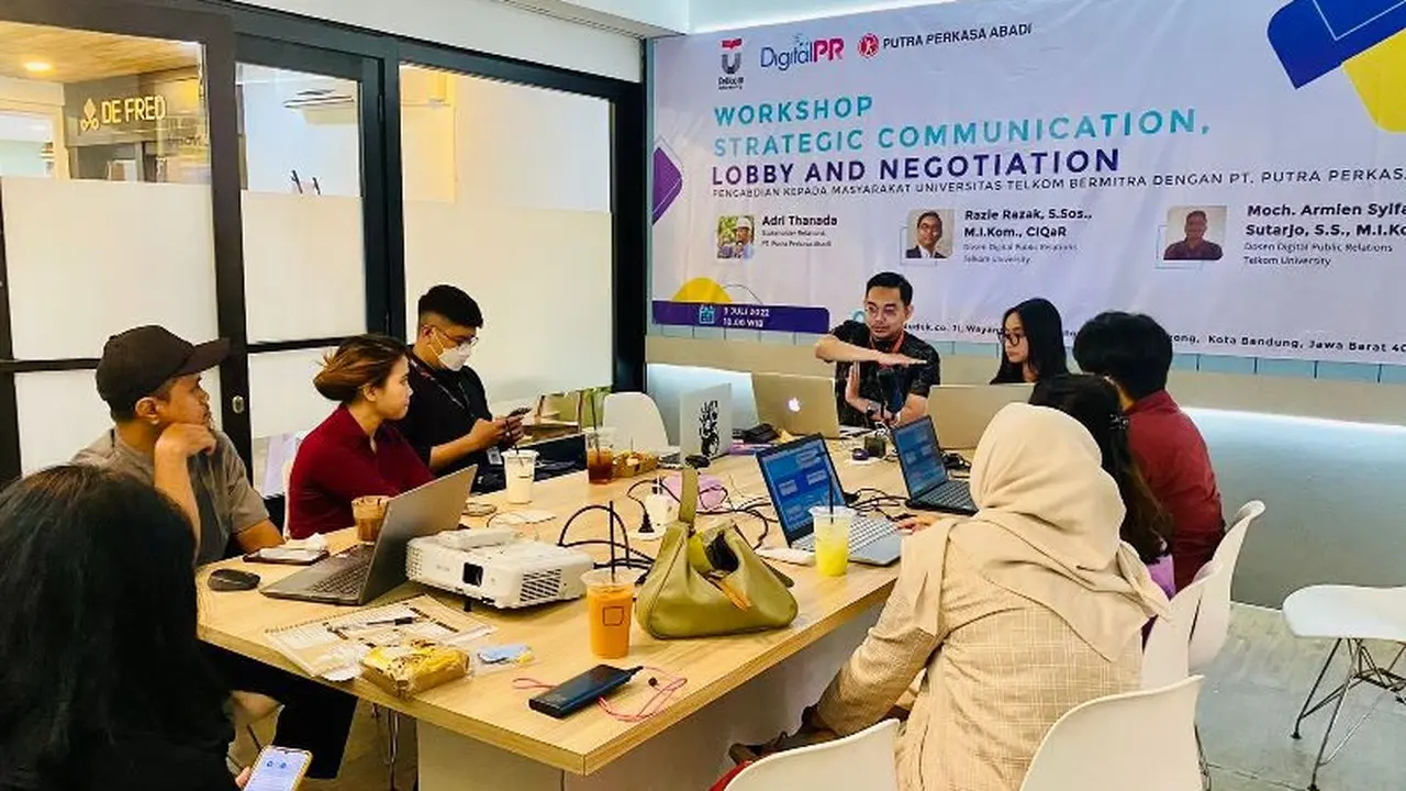 Upgrade Skills Komunikasi Karyawan Milenial dari Putra Perkasa Abadi bersama Telkom University