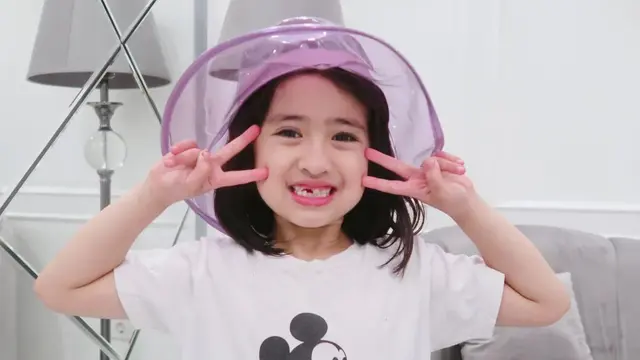 [Fimela] Khadeejah anak Oki Setiana Dewi