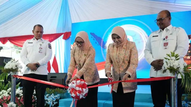 Penasihat Dharma Wanita Persatuan (DWP) Kemendagri Yane Bima Arya saat menghadiri acara Festival Bazar Kemendagri.