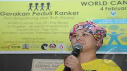 Ria Irawan berpesan kepada para pengidap kanker untuk tetap semangat menjalani kehidupan, Jakarta, Rabu (4/2/2015). (Liputan6.com/Herman Zakharia)