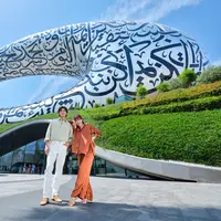 Jadi wajah kampanye global “Dubai, Who’s Dubai”, intip potret reuni Park Shin-hye dan Park Hyun-sik tampil kompak saat jelajahi berbagai destinasi Dubai.