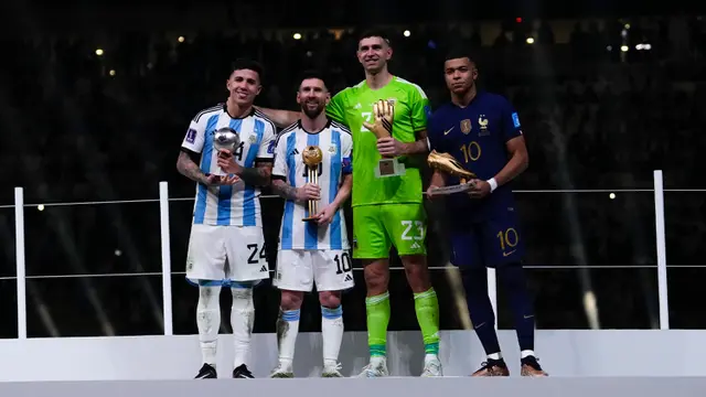 Lionel Messi Sabet Gelar Pemain Terbaik Piala Dunia 2022