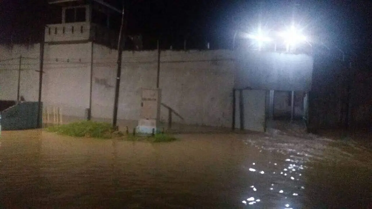 Banjir Jebol Dinding Lapas Jambi, Napi Kabur Saat Sahur