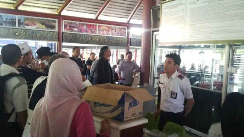 Pesawat Delay 3,5 Jam, Penumpang Lion Air Ngamuk