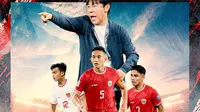 Timnas Indonesia - Shin Tae-yong Dikelilingi Marselino Ferdinan, Pratama Arhan, dan Rizky Ridho (Bola.com/Adreanus Titus)