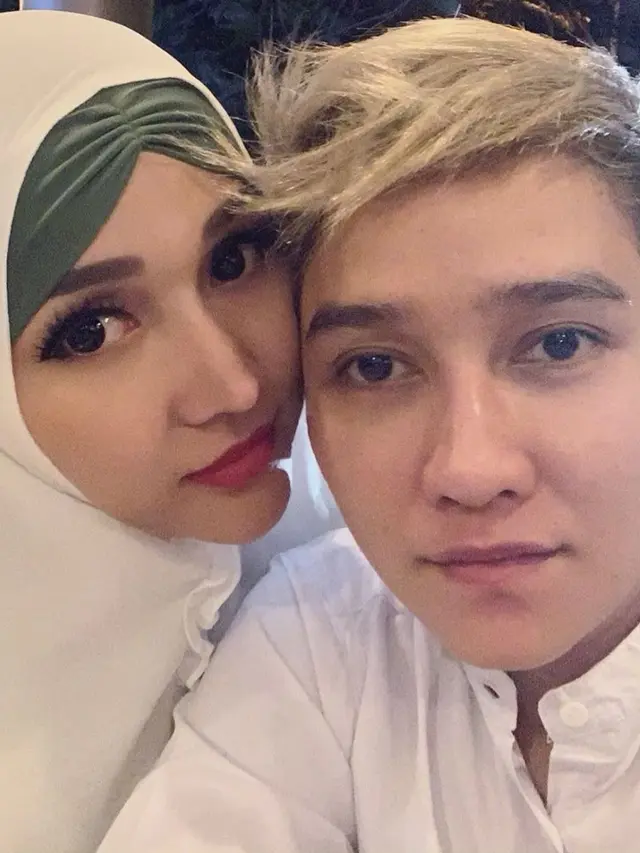 Potret Lucinta Luna Saat Berhijab, Curi Perhatian