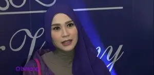 Sebagai salah satu sahabat yang hadir di pernikahan Fedi Nuril, Zaskia Adya Mecca sangat gemas melihat Fedi resmi menikah. Zaskia pun bersyukur, Fedi mendapatkan calon yang baik.