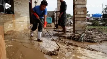 Hujan lebat selama beberapa minggu menyebabkan Irak dilanda banjir lumpur. Sejumlah bangunan rusak dan 5000 penduduk harus dievakuasi.