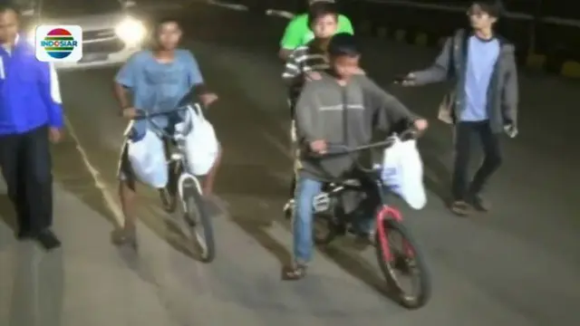 3 Bocah Bersepeda Ogan Ilir - Tangerang Demi Bertemu Sang Ibu