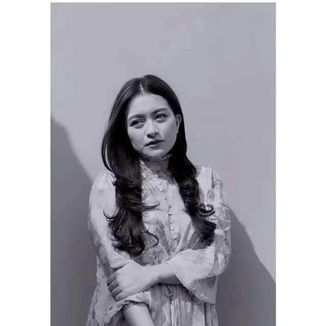6 Potret Nathalie Holscher Putuskan Lepas Hijab, Unggah Video Pamer Rambut