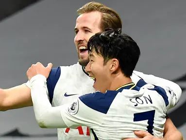 Son Heung-min dan Harry Kane - Duet terbaik saat ini dipegang oleh pasangan dari Tottenham Hotspur. Kombinasi keduanya mampu menyamai rekor sebelumnya yang dipegang oleh duet Didier Drogba dan Frank Lampard dengan total 36 gol. (AFP/Glyn Kirk)