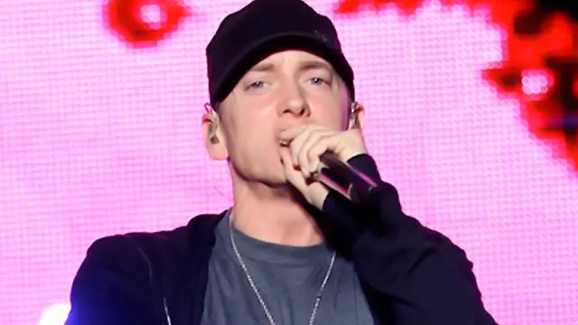 eminem-131101c.jpg