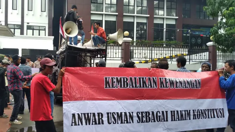 Koalisi Aksi Pembela Keadilan (KaPK) menggelar aksi di Pengadilan Tata Usaha Negara (PTUN) Jakarta (Istimewa)