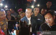 Momen Langka: Sultan Yogyakarta Temui Demonstran di Tengah Malam, Serukan Demokrasi Damai dan Bebaskan Tahanan