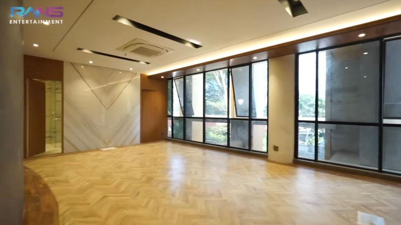 Lantai 2 : Ruangan Para Board of Direction