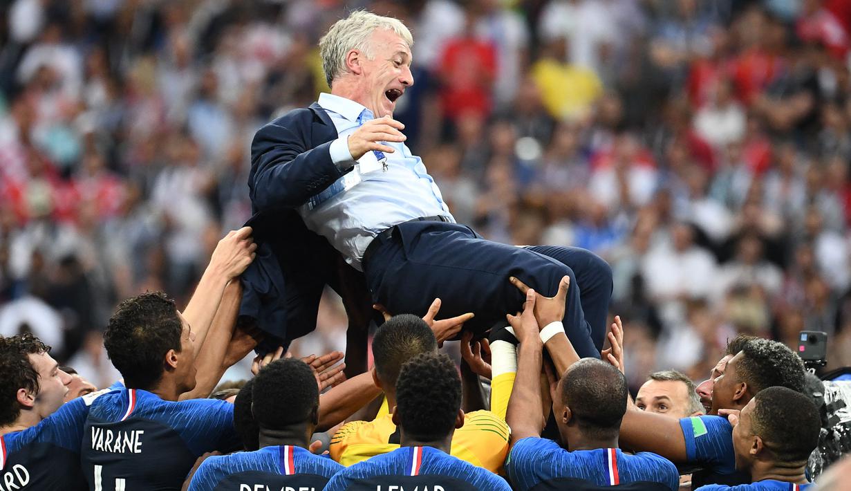 Didier Deschamps - Pelatih Timnas Prancis ini menjadi orang ketiga yang pernah merasakan gelar juara Piala Dunia baik saat berstatus sebagai pelatih dan pemain. (AFP/Franck Fife)