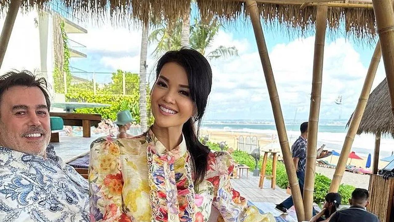 8 Potret Perubahan Farah Quinn di Usia 43 Tahun, Makin Memesona!