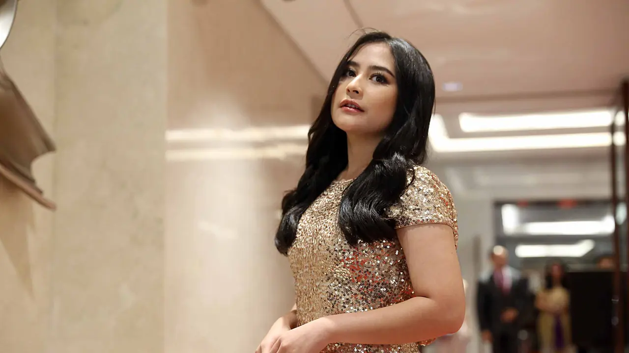 [Bintang] Prilly Latuconsina