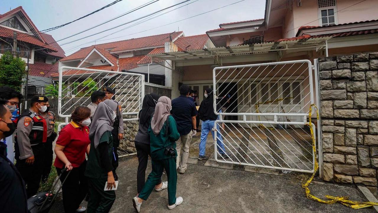 "Terkait olah TKP ulang penemuan mayat Depok, rencana dilaksanakan hari ini," ujar Direktur Reserse Kriminal Umum Polda Metro Jaya Kombes Pol Hengki Haryadi kepada wartawan, Sabtu (9/9).<br>