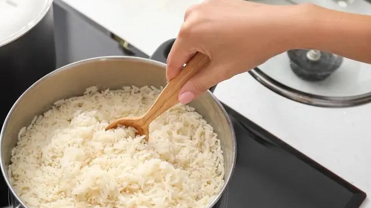 Trik Mengatasi Nasi Kering di Rice Cooker agar Kembali Pulen