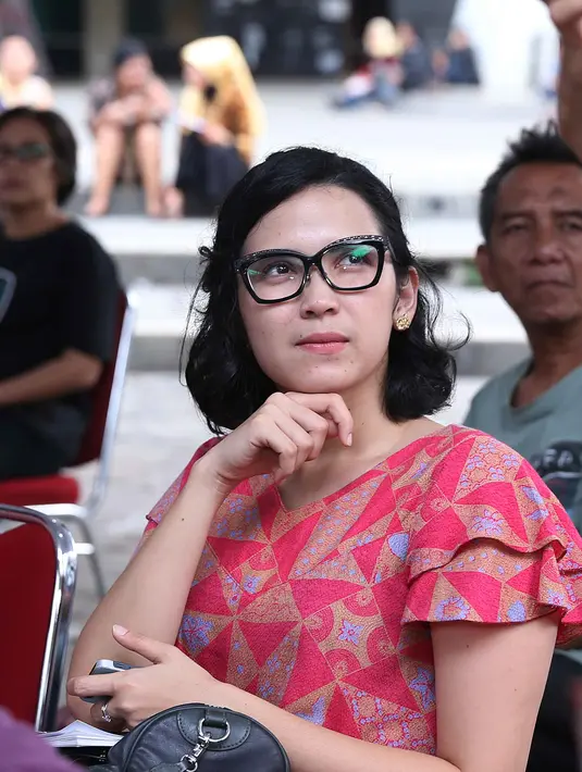 Dinda Kanya Dewi justru memilih dibilang sehat seiring perubahan tubuhnya yang kini terlihat lebih berisi dibandingkan harus dibilang gemuk. Hal tersebut memang dirasa lebih dapat diterima bagi seorang wanita. (Nurwahyunan/Bintang.com)
