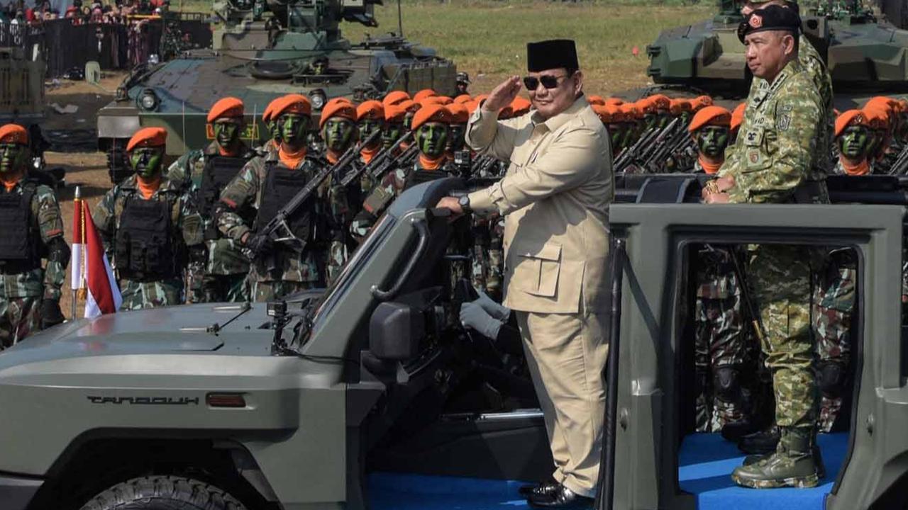 FOTO: Presiden Prabowo Pimpin Upacara Gelar Pasukan Operasional dan Kehormatan Militer di Batujajar