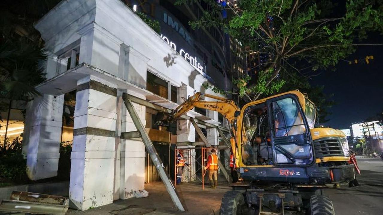 Pembongkaran Fasad Toko Nam Surabaya: Dilema Kota Merawat Ingatan Sejarah