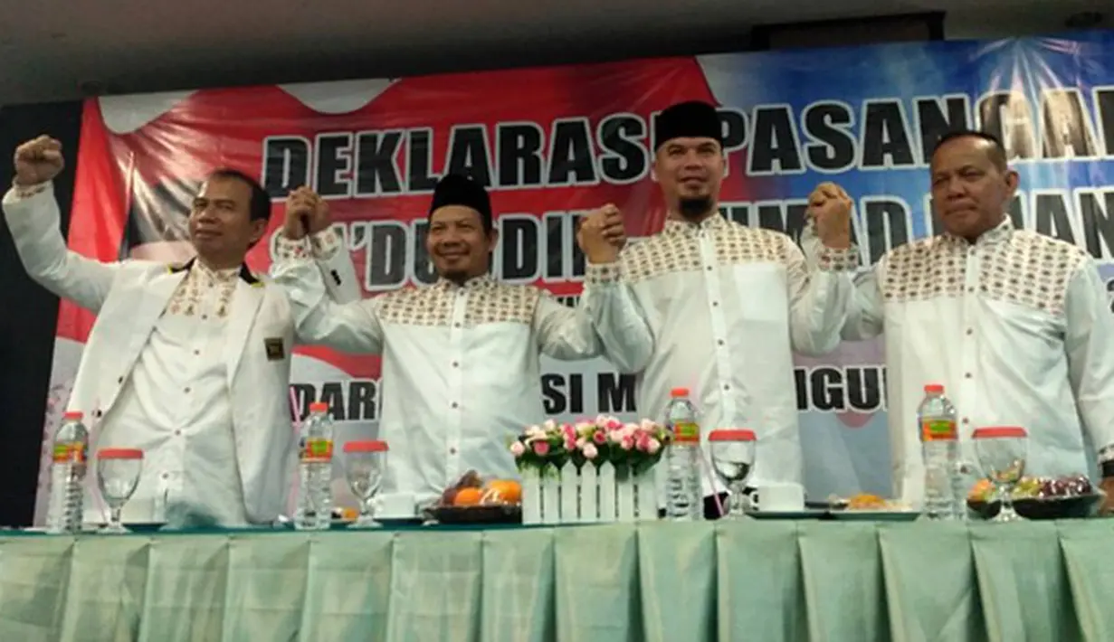 Musisi senior dan pentolan Republik Manajemen itu maju mendapingi calon Bupati Bekasi, Sa'duddin. Hari ini, Jumat (23/9) pasangan itu resmi mendaftar sebagai peserta kepala daerah (Pilkada) Kabupaten Bekasi. (dok. Instagram/bekasisah)