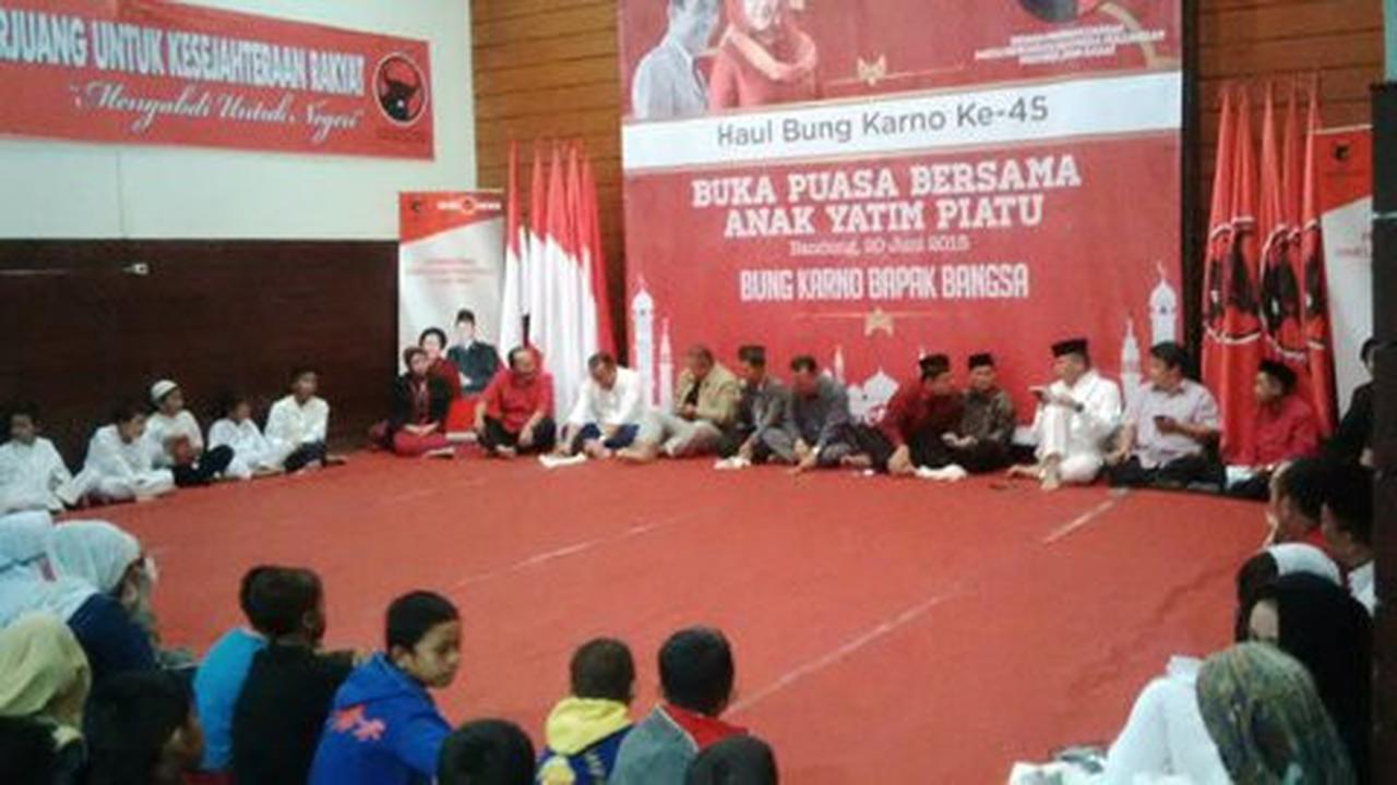 Haul Bung Karno, PDIP Bandung gelar buka puasa bareng anak jalanan