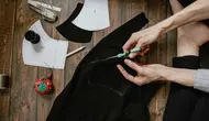 Bongkar Lemari Lama, Cara Menyulap Pakaian Jadul Jadi Terlihat High-Fashion
