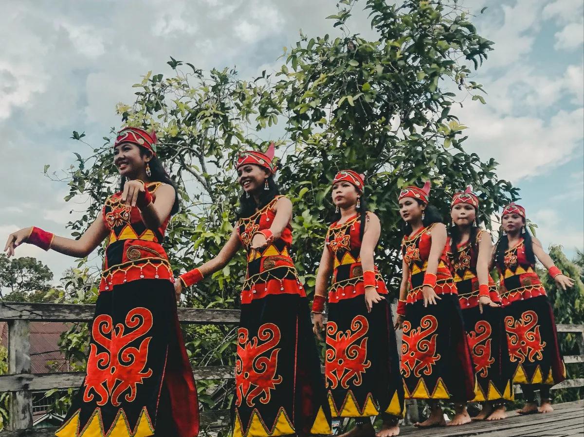 Kemeriahan terlihat saat pembukaan Pekan Gawai Dayak
