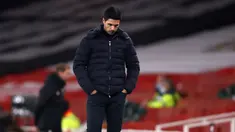 Pelatih Arsenal, Mikel Arteta tampak kecewa dalam laga lanjutan Liga Inggris 2020/21 pekan ke-9 melawan Wolverhampton Wanderers di Emirates Stadium, London, Minggu (29/11/2020) waktu setempat. Arsenal tumbang 1-2 dari Wolverhampton. (AFP/Julian Finney/Pool)